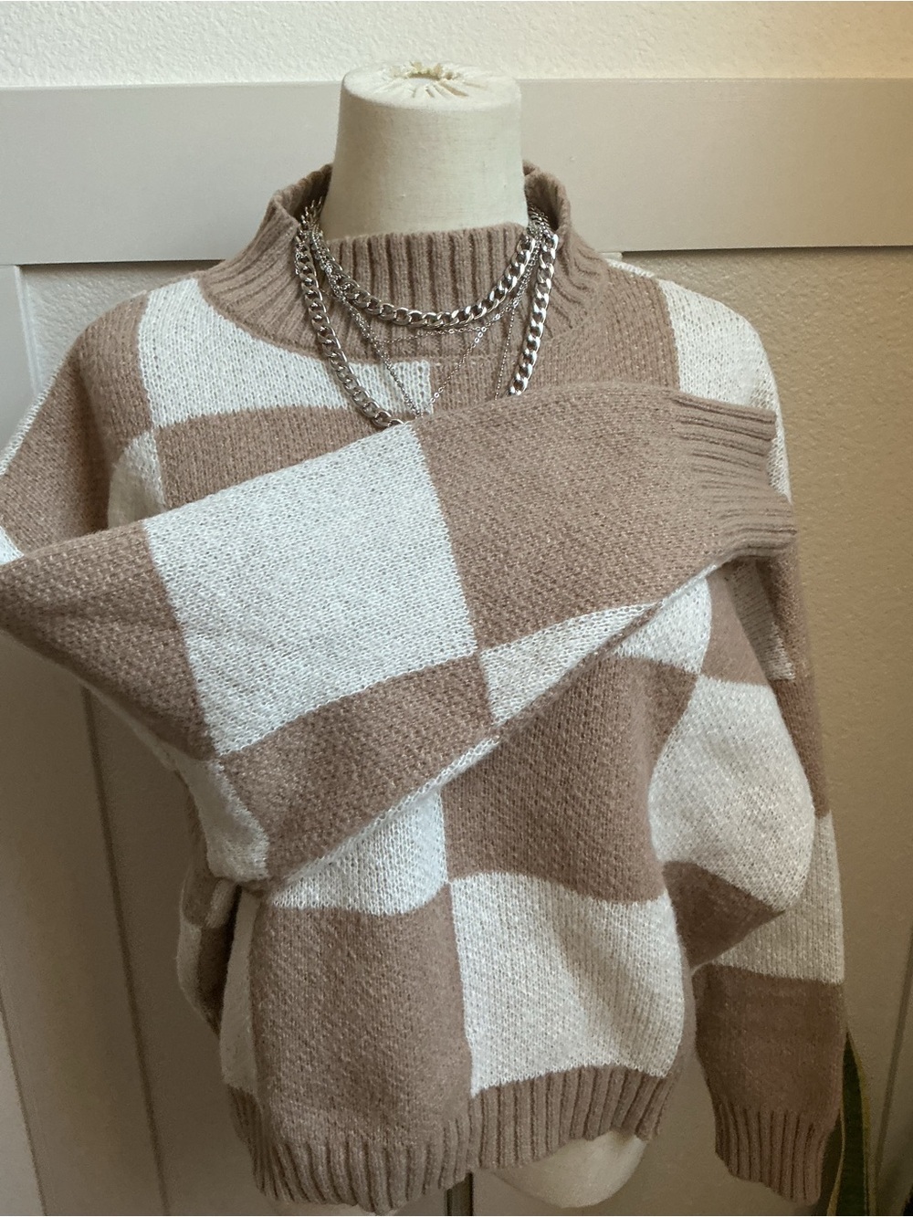 Blu Pepper Taupe & Ivory Buffalo-Check Mock Neck Sweater - Picture 5 of 10